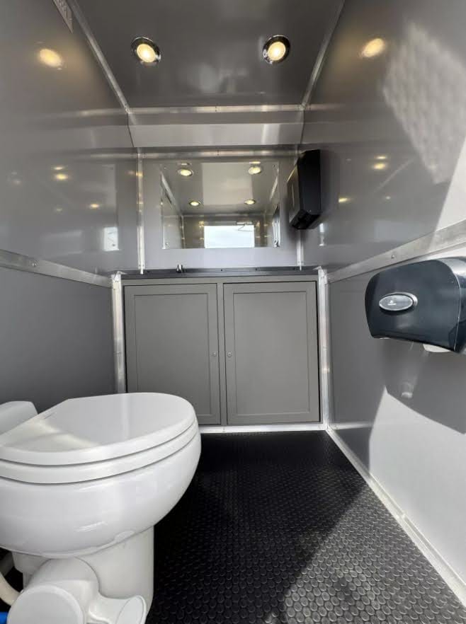 3 private room restroom trailer 16′ x 6′ - Image 5